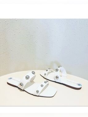 Marc Fisher Women’s Studded White Sandals Size 8.5 NWT
